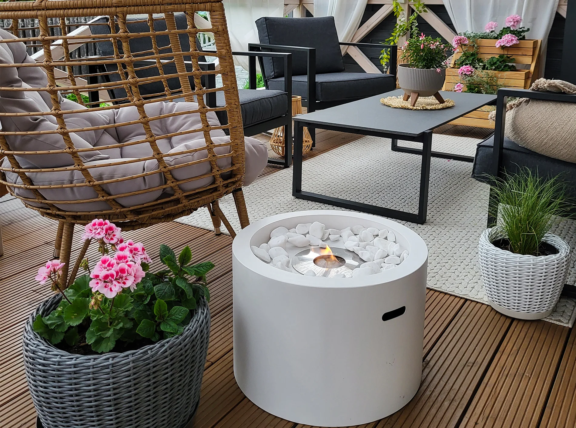 freestanding biofireplaces arrangement